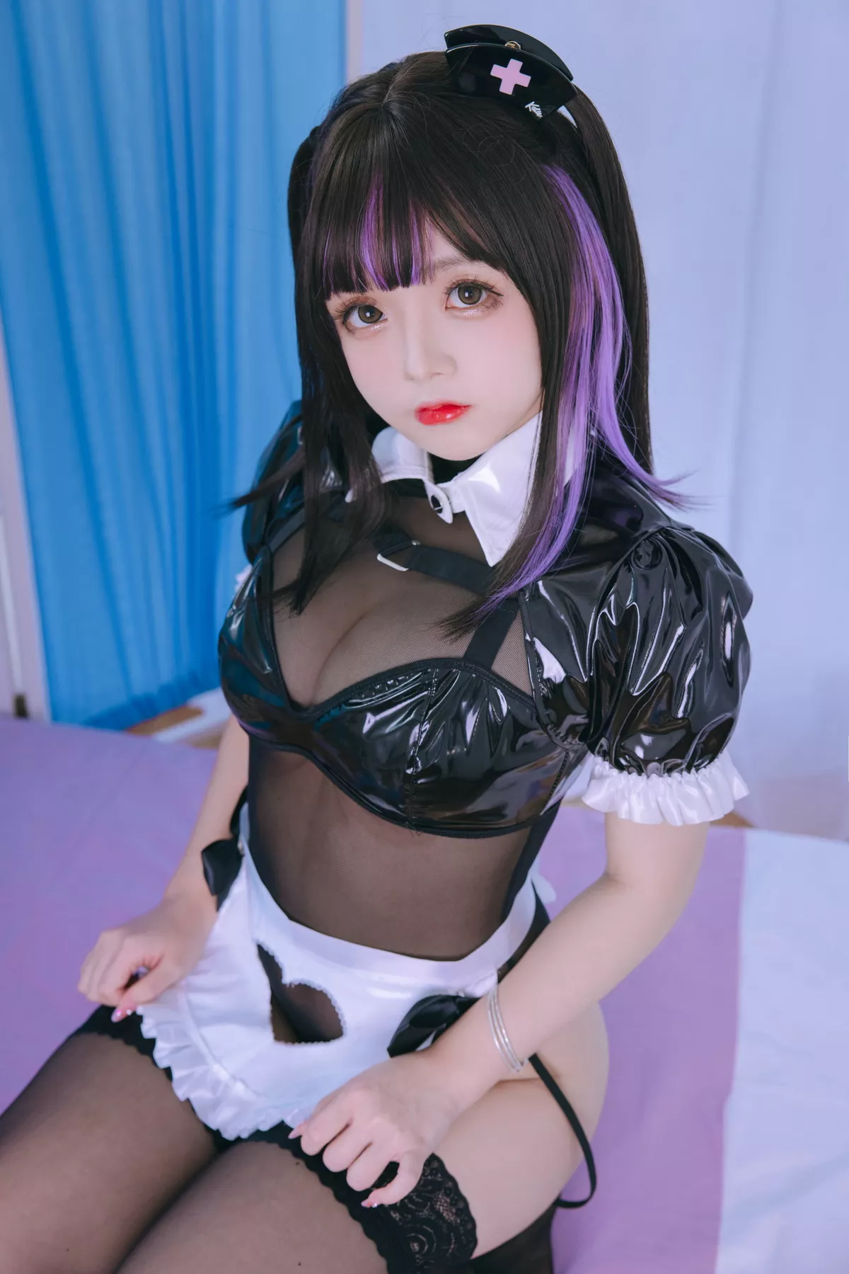 Xgyw.Org_Cosplay美女日奈娇口罩护士主题黑色皮质内衣配黑色蕾丝袜秀翘臀美腿诱惑写真75P