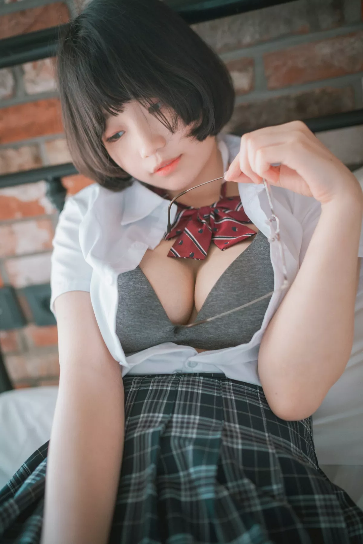 Xgyw.Org_[DJAWA]No.235_模特Mimmi_Model Student主题私房床上学生制服露翘臀美腿诱惑写真46P