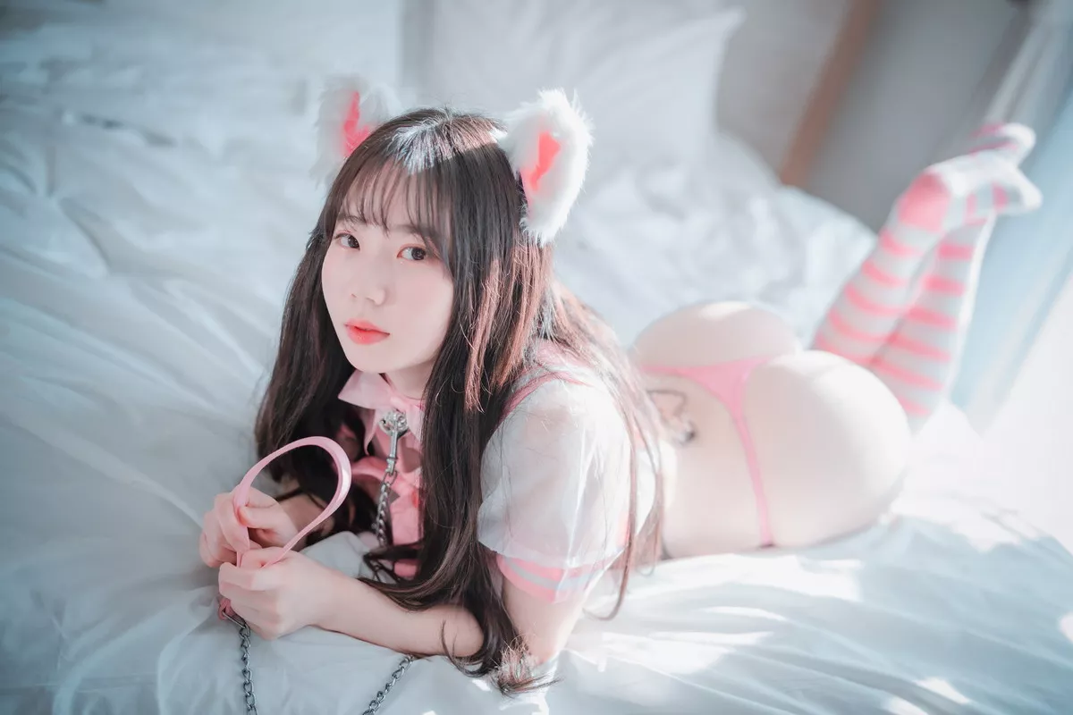 Xgyw.Org_[DJAWA]No.229_模特Myu_a_Catgirl in Pink主题性感粉色内衣秀丰满身材迷人诱惑写真72P