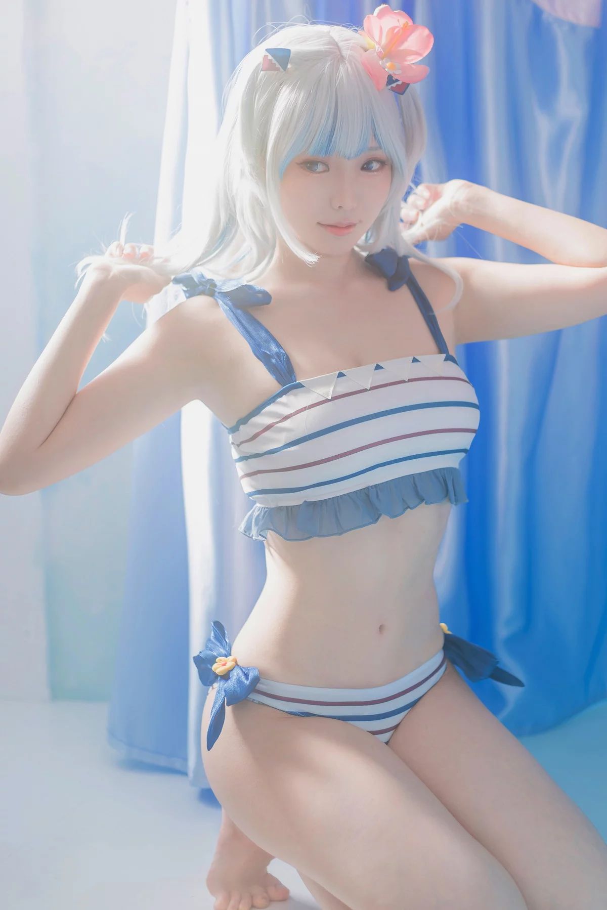 Xgyw.Org_Coser妹子Ely_eee-Gawr Gura Swimsuit主题户外性感横条泳衣秀完美身材诱惑写真26P