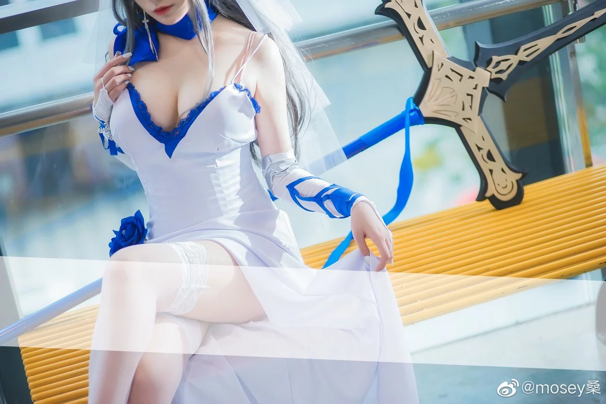 Xgyw.Org_知名主播天夫人-Azur Lane Saint Louis主题白色紧身礼裙配白丝袜秀美腿诱惑写真46P