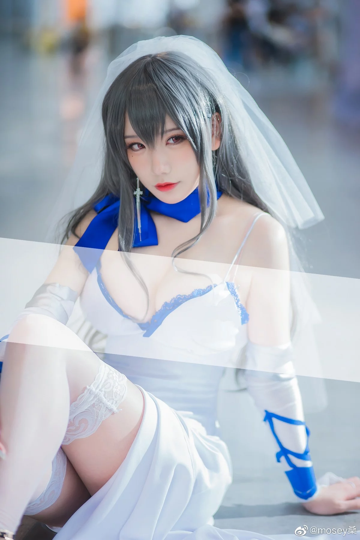 Xgyw.Org_知名主播天夫人-Azur Lane Saint Louis主题白色紧身礼裙配白丝袜秀美腿诱惑写真46P