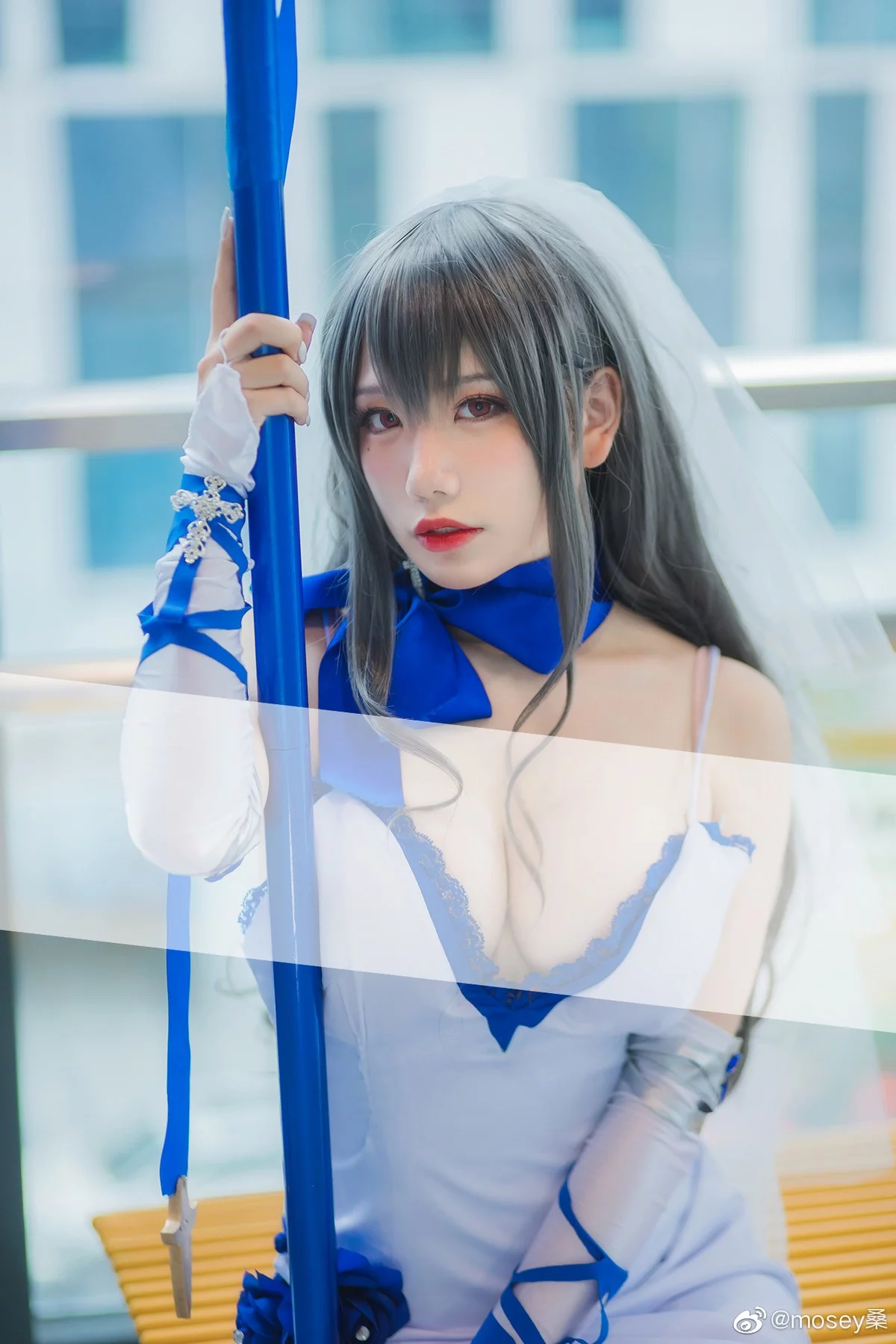 Xgyw.Org_知名主播天夫人-Azur Lane Saint Louis主题白色紧身礼裙配白丝袜秀美腿诱惑写真46P