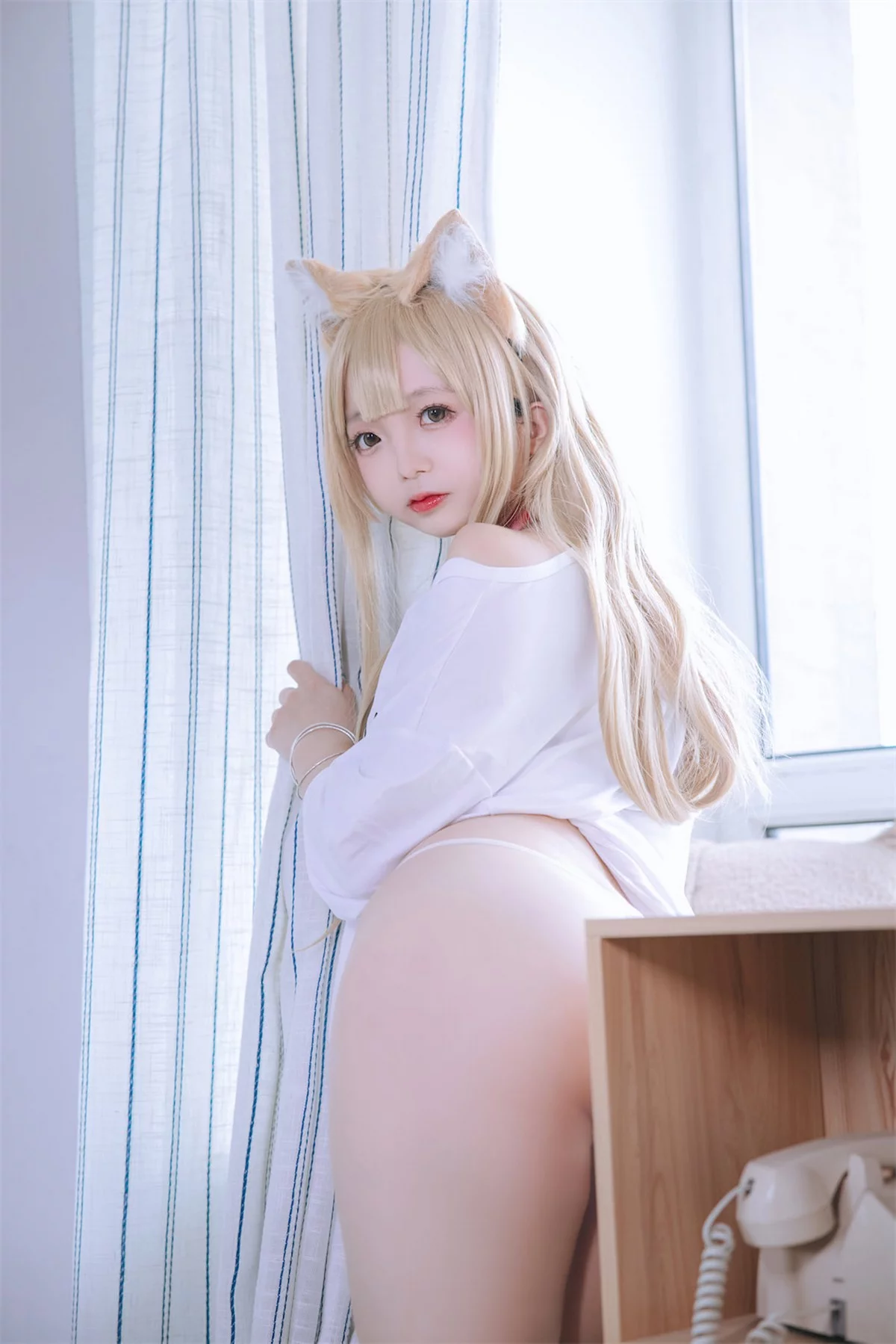 Xgyw.Org_Cosplay美女日奈娇黄豆粉主题私房半脱性感白T露傲人豪乳遮点惹火诱惑写真159P