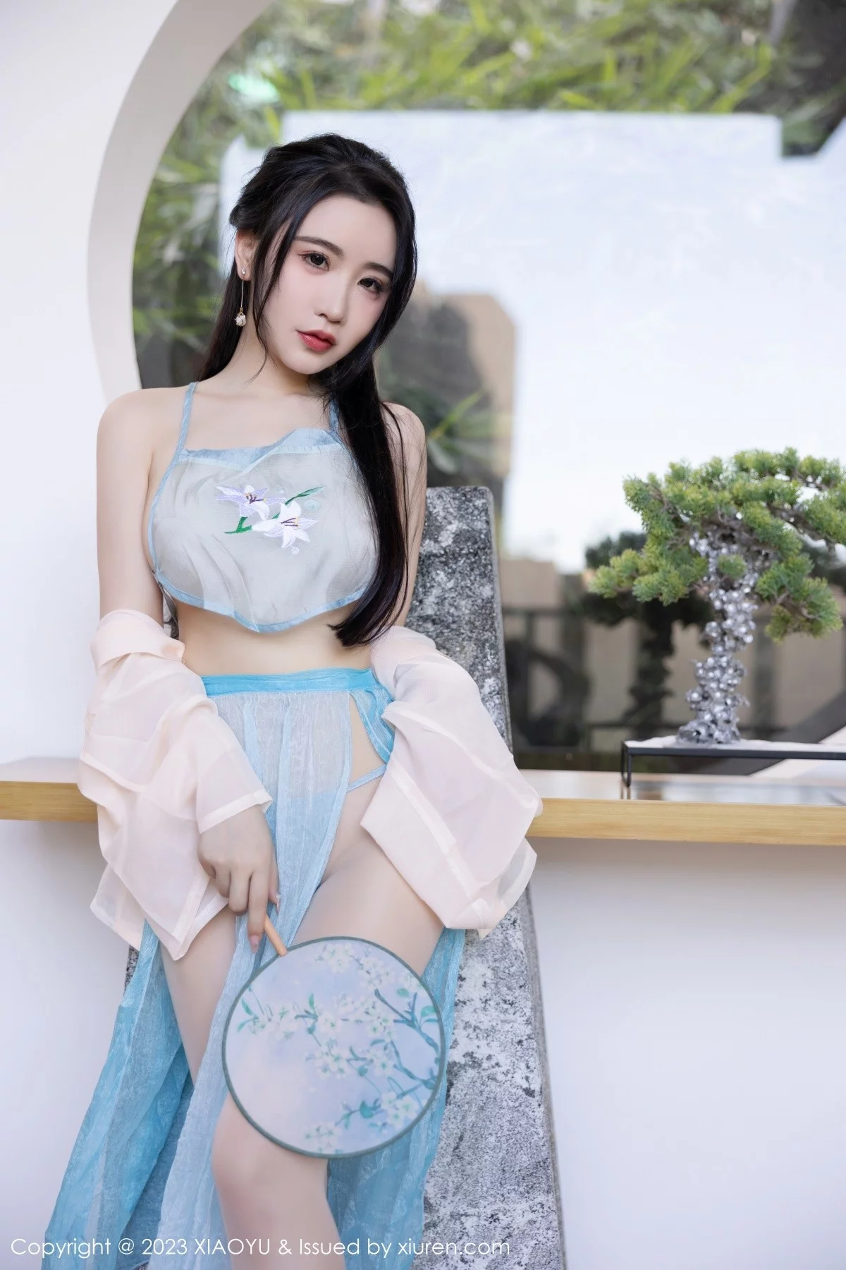 Xgyw.Org_[XiaoYu画语界]Vol.1057_女神Cherry樱桃酱淡蓝古装服饰配超薄肉丝秀惹火身材诱惑写真81P