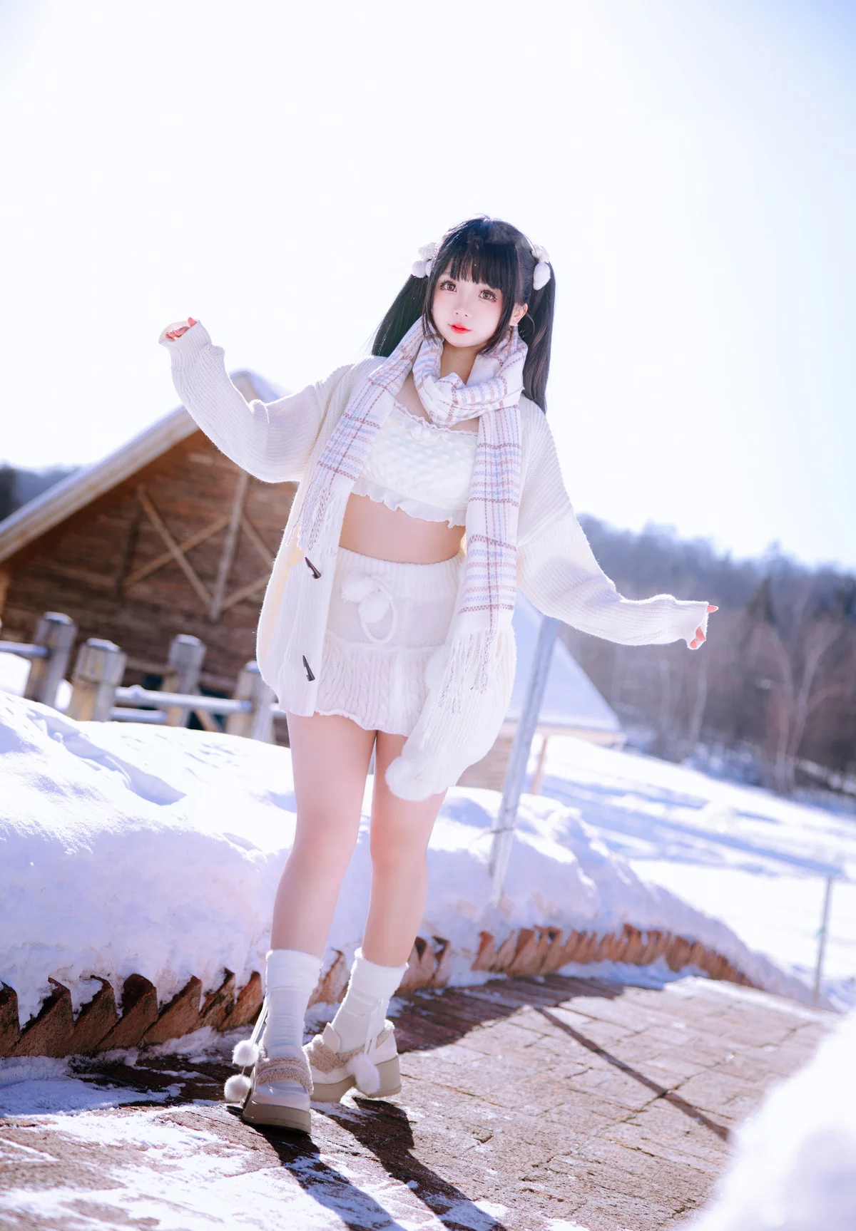 Xgyw.Org_Cosplay美女日奈娇雪地少女主题户外雪地脱白色针织服饰露豪乳遮点诱惑写真108P