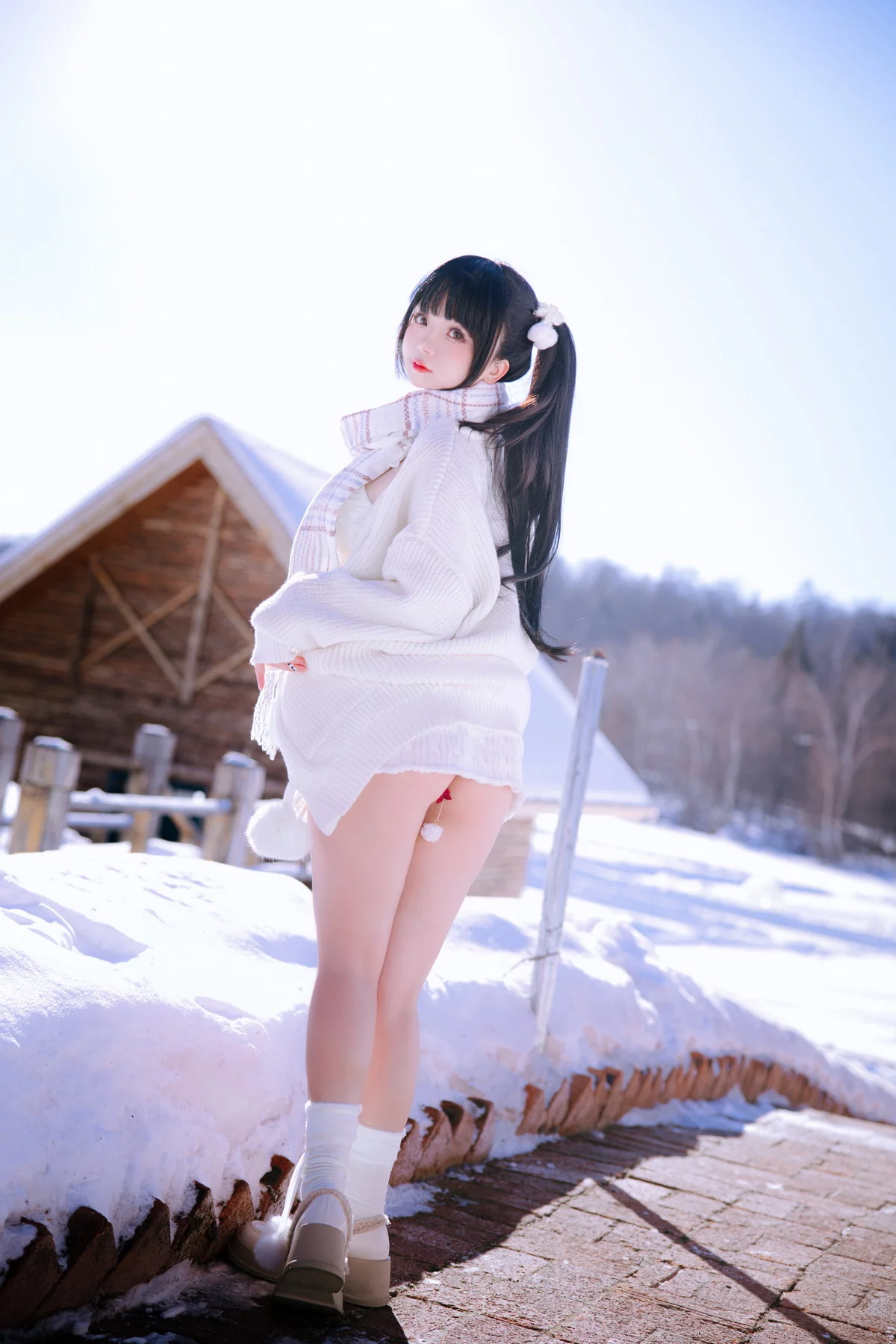 Xgyw.Org_Cosplay美女日奈娇雪地少女主题户外雪地脱白色针织服饰露豪乳遮点诱惑写真108P