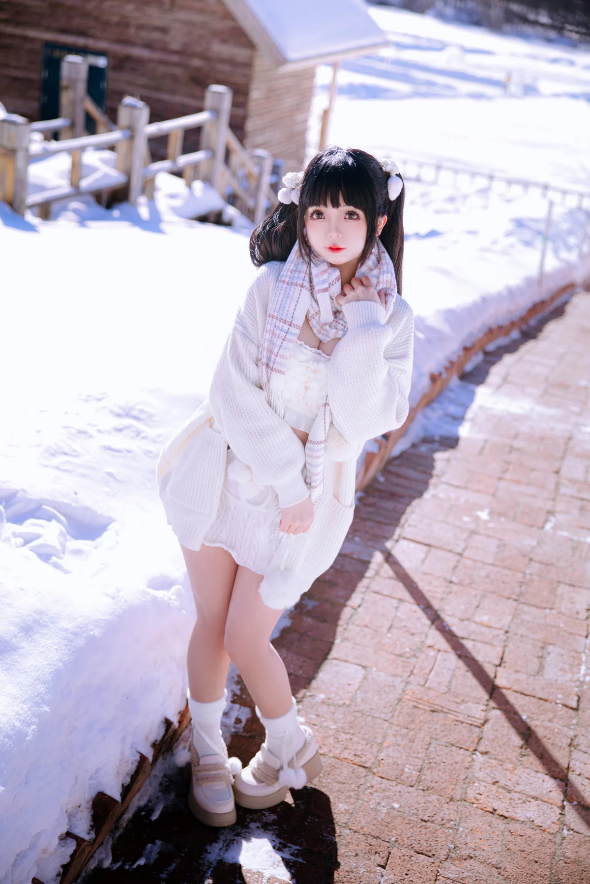 Xgyw.Org_Cosplay美女日奈娇雪地少女主题户外雪地脱白色针织服饰露豪乳遮点诱惑写真108P