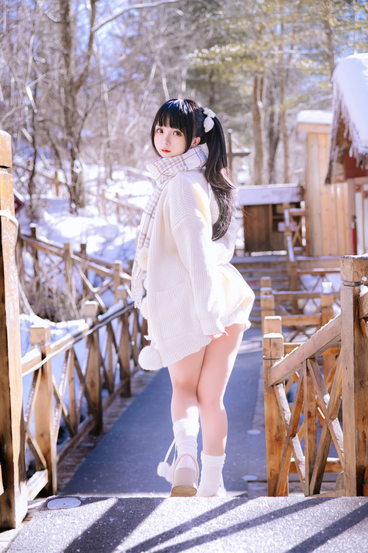 Xgyw.Org_Cosplay美女日奈娇雪地少女主题户外雪地脱白色针织服饰露豪乳遮点诱惑写真108P