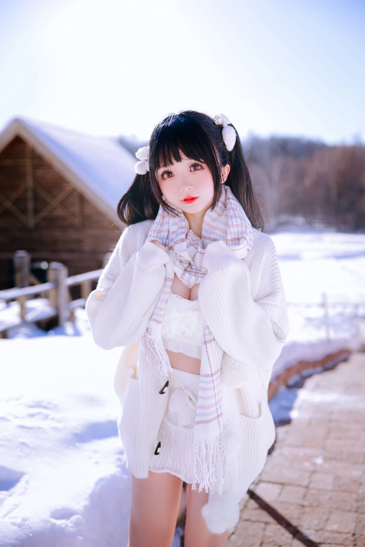 Xgyw.Org_Cosplay美女日奈娇雪地少女主题户外雪地脱白色针织服饰露豪乳遮点诱惑写真108P