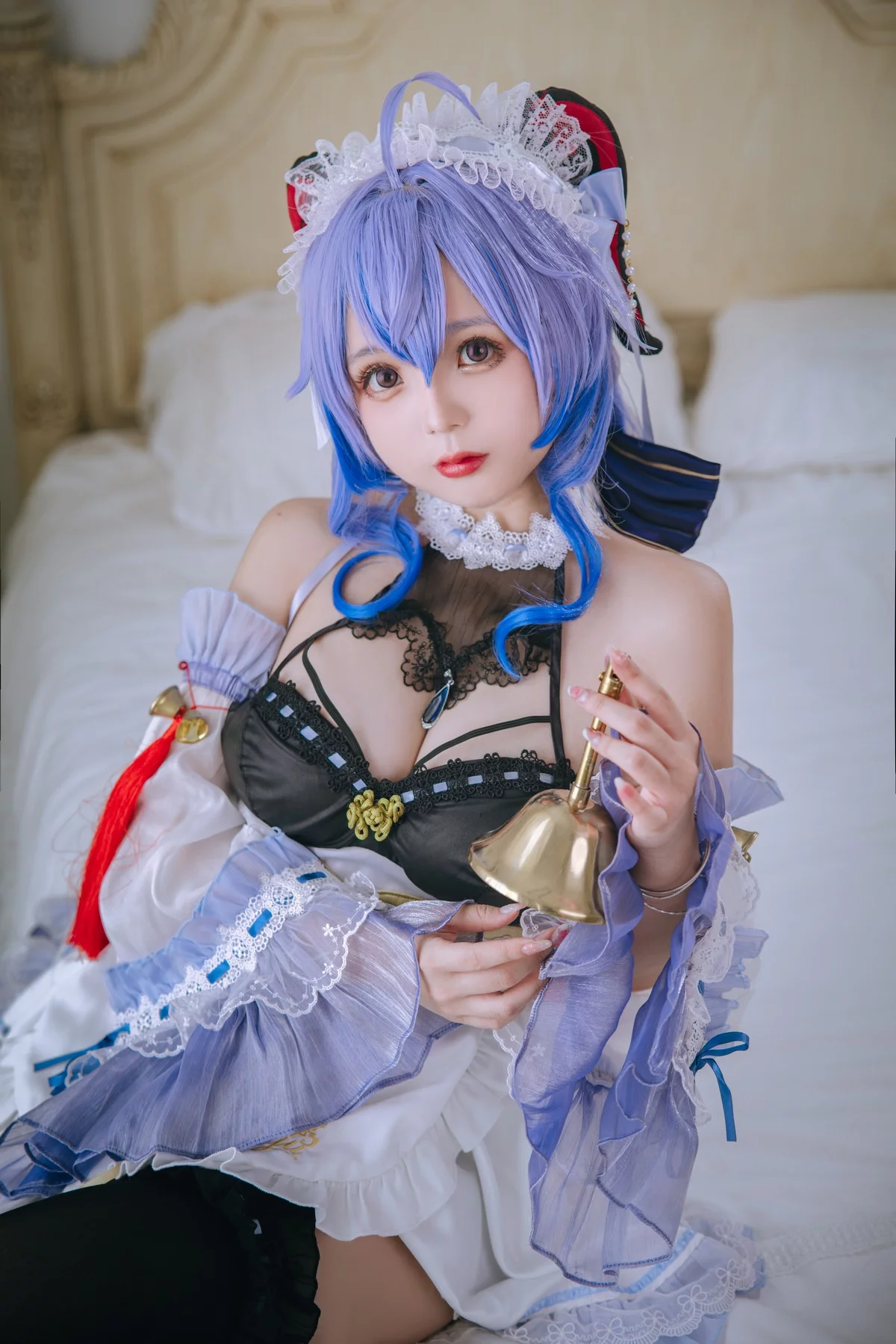 Xgyw.Org_Cosplay美女日奈娇甘雨女仆主题性感低胸女仆装配黑丝袜秀完美身材诱惑写真23P