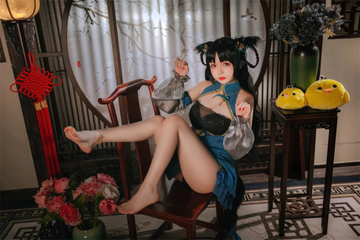 Xgyw.Org_Cosplay美女日奈娇大潮旗袍主题性感墨绿开胸旗袍露黑色蕾丝内衣完美诱惑写真25P