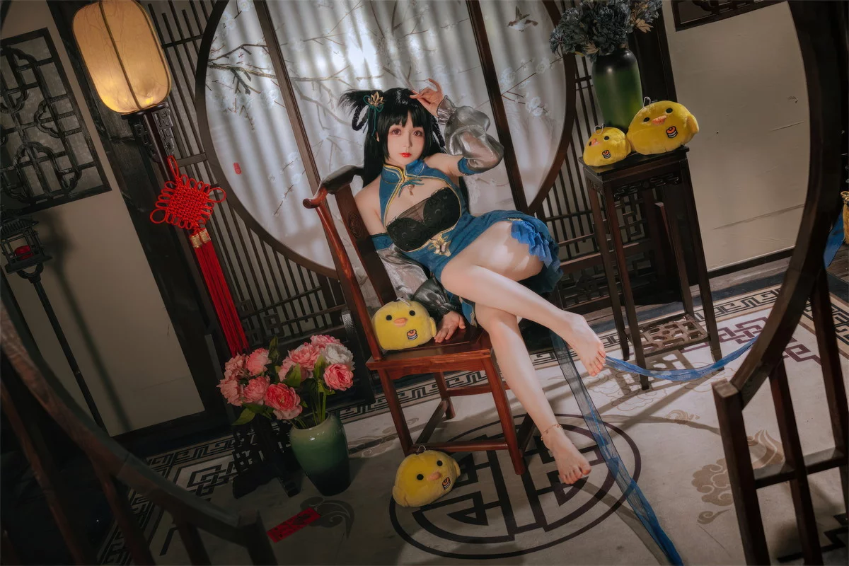 Xgyw.Org_Cosplay美女日奈娇大潮旗袍主题性感墨绿开胸旗袍露黑色蕾丝内衣完美诱惑写真25P