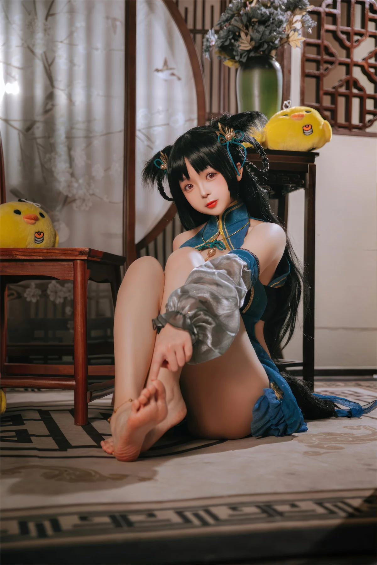 Xgyw.Org_Cosplay美女日奈娇大潮旗袍主题性感墨绿开胸旗袍露黑色蕾丝内衣完美诱惑写真25P