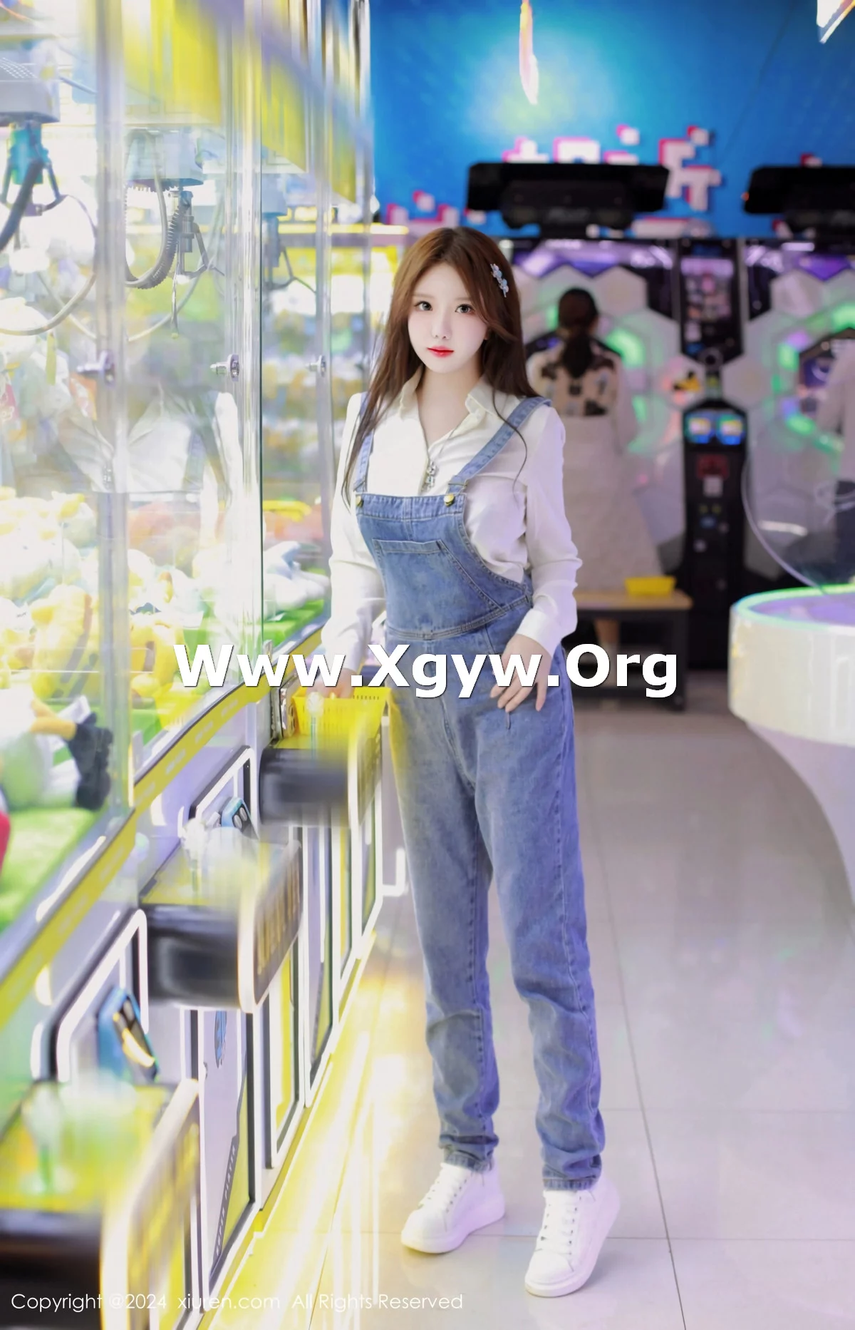 Xgyw.Org_XiuRen第8087期_模特小薯条nienie电玩店场景性感牛仔背带裤秀曼妙身姿诱惑写真81P