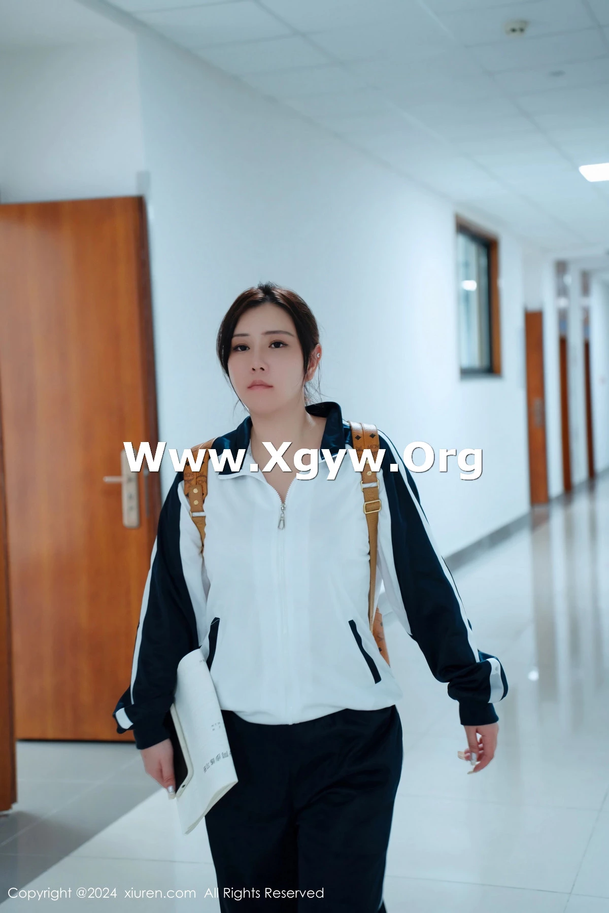 Xgyw.Org_XiuRen第8122期_模特王婉悠Queen教师场景性感学生制服秀丰腴身材惹火诱惑写真80P