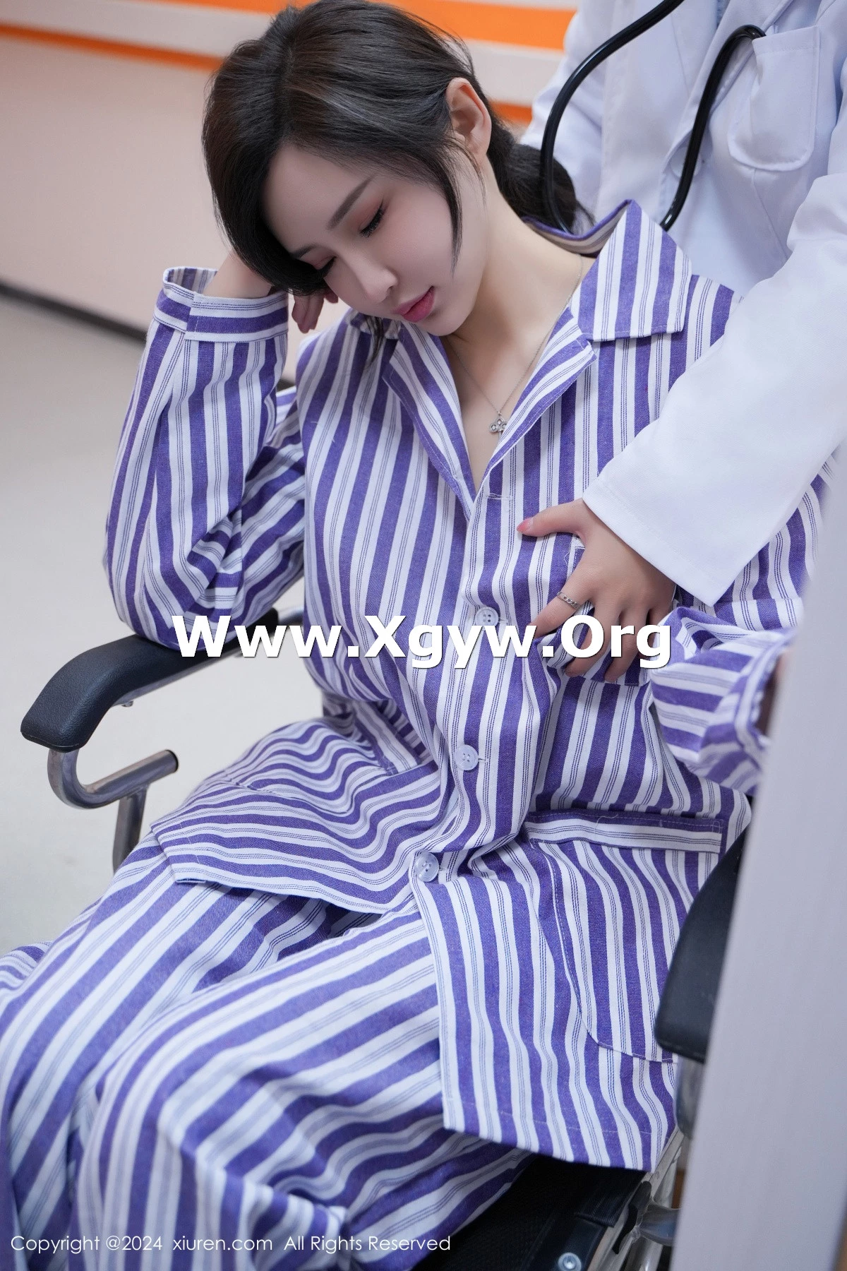 Xgyw.Org_XiuRen第8346期_女神Carol周妍希X角色扮演患者服配开档肉丝秀丰满身材诱惑写真72P