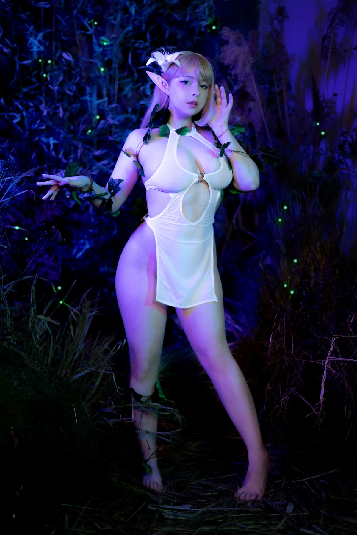 俄罗斯Coser美女Yoshinobi-Liliana Elf主题性感精灵装扮白色情趣服饰秀丰满身材诱惑写真40P_极品性感美女