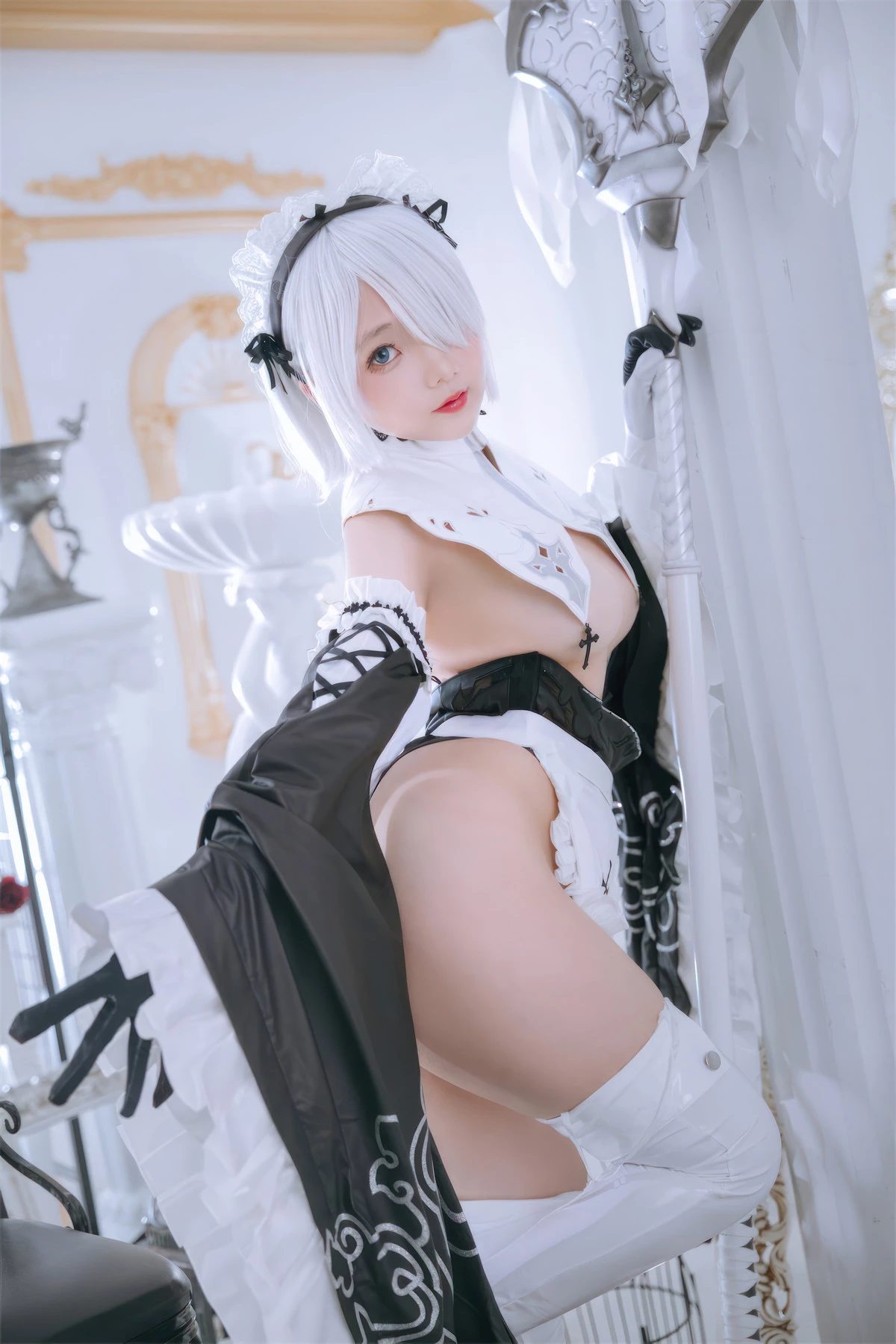 Xgyw.Org_Cosplay美女日奈娇2B奶盖女仆主题性感黑白情趣女仆装配白色腿袜秀完美身材诱惑写真86P