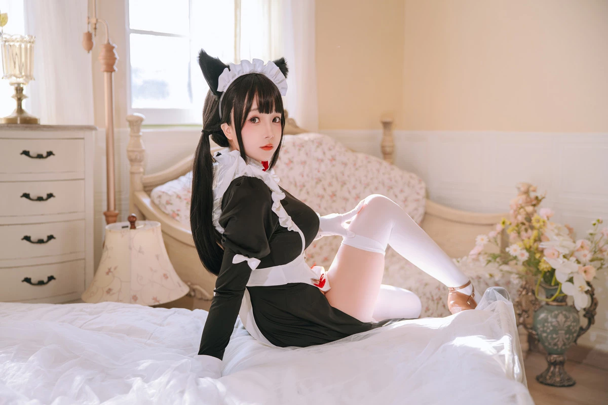 Xgyw.Org_Cosplay美女日奈娇猫娘女仆主题性感黑白两套女仆长裙配白丝袜秀丰满身材诱惑写真60P