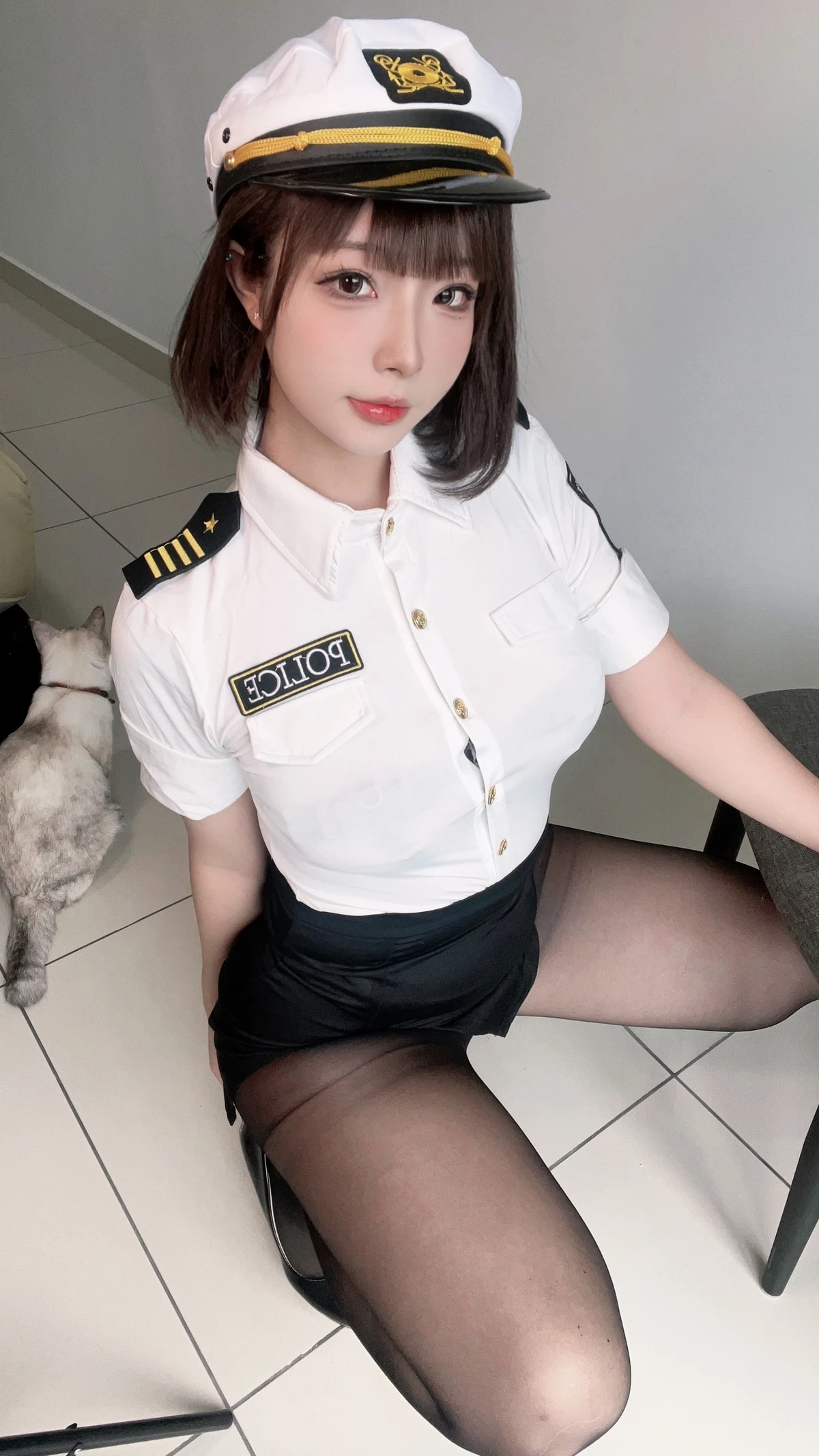 Xgyw.Org_网络美女yuuhui玉汇不良女警主题性感制服配黑短裙露黑色内衣秀浑圆翘臀诱惑写真48P