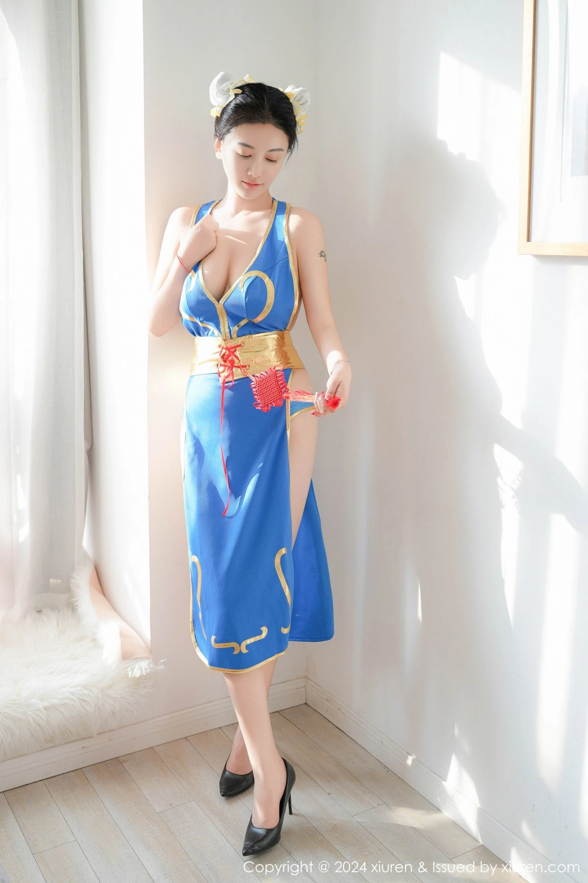 Xgyw.Org_XiuRen第9252期_模特雅茹老师性感蓝色COSPLAY服饰秀白嫩柔美身姿诱惑写真61P