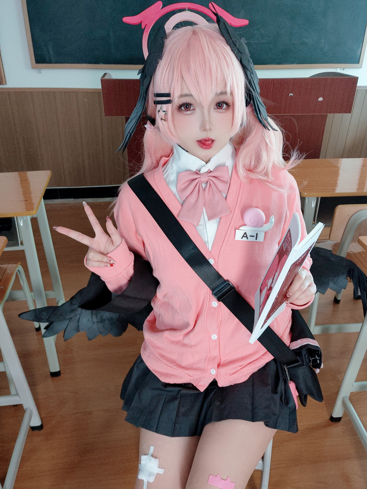 Xgyw.Org_Cosplay美女日奈娇下江小春JK主题私房脱制服露粉色三点式内衣秀丰腴身材诱惑写真126P