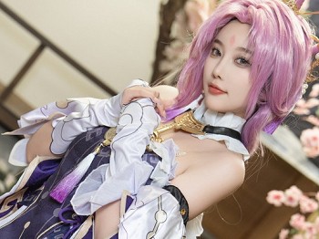 XiuRen第8943期_女神杨晨晨Yome性感紫色Cosplay服饰配白丝袜秀丰满身材诱惑写真79P