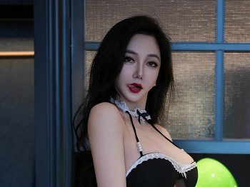 XiuRen第9523期_女神心妍小公主性感黑色蕾丝情趣服饰配黑丝吊袜秀娇躯诱惑写真72P